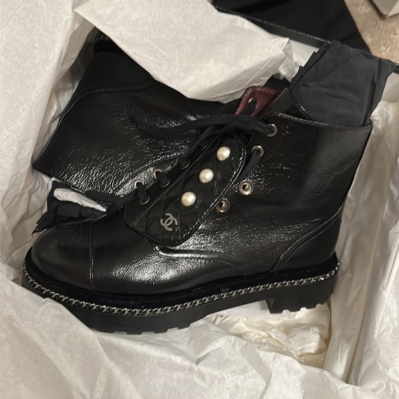 Chenel short boots - Picture 8 of 8